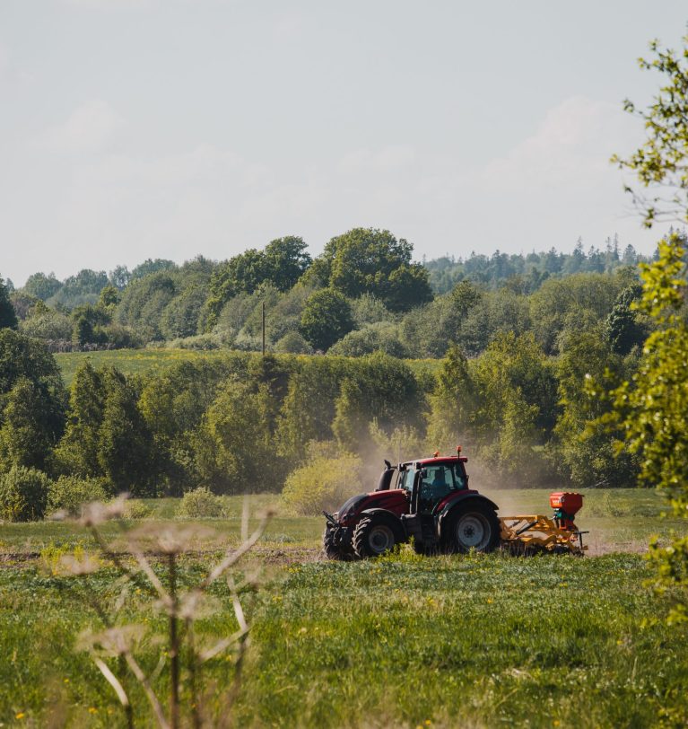 Comment s’adapter aux nouvelles exigences et réglementations environnementales dans l’agriculture ?